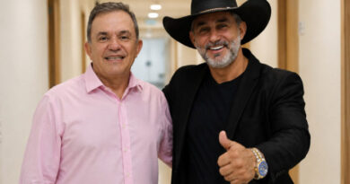 Juliano apoia Vander ao Senado, enfrenta pedido de expulsão do PL