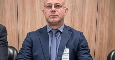 Delegado se apresenta após sair de casa antes da operação do Gaeco