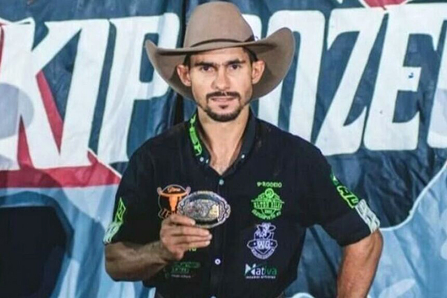 Peão é pisoteado por touro durante rodeio em Mato Grosso do Sul