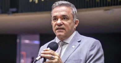 Pé-de-Meia repassou R$ 191 milhões para estudantes de MS, diz Vander Loubet
