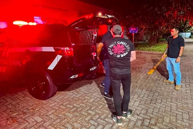 Homem tenta estuprar amiga depois de bebedeira em bar