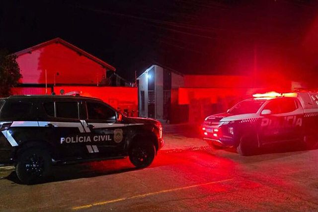 Jovem é morto com sete tiros na porta de casa em Jardim