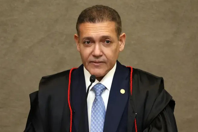 Kassio pede à PGR parecer sobre revisão da pena de Bolsonaro